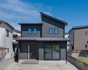 家事ラク動線と開放的なLDKが魅力の住まい 写真